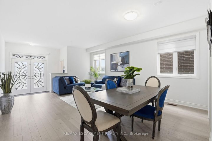 Photo 10 at 7 Grierson Trail, Waterdown, Hamilton