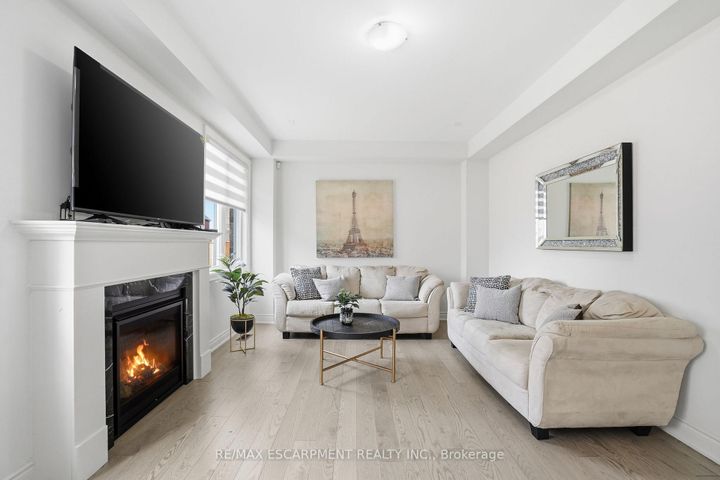 Photo 20 at 7 Grierson Trail, Waterdown, Hamilton