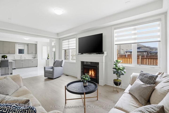 Photo 22 at 7 Grierson Trail, Waterdown, Hamilton