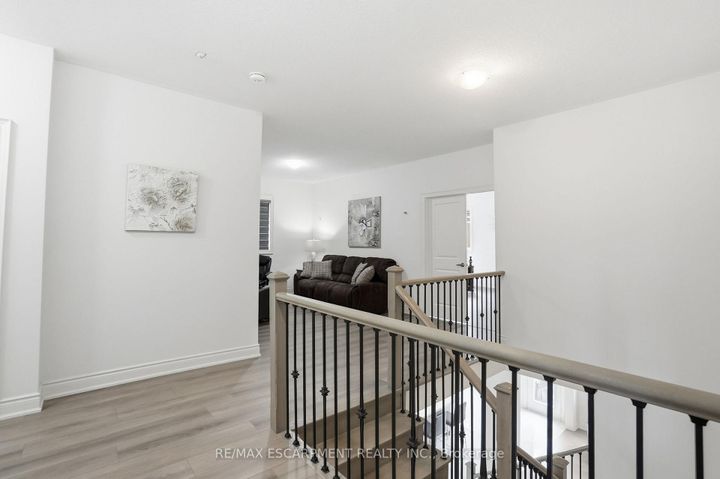 Photo 25 at 7 Grierson Trail, Waterdown, Hamilton