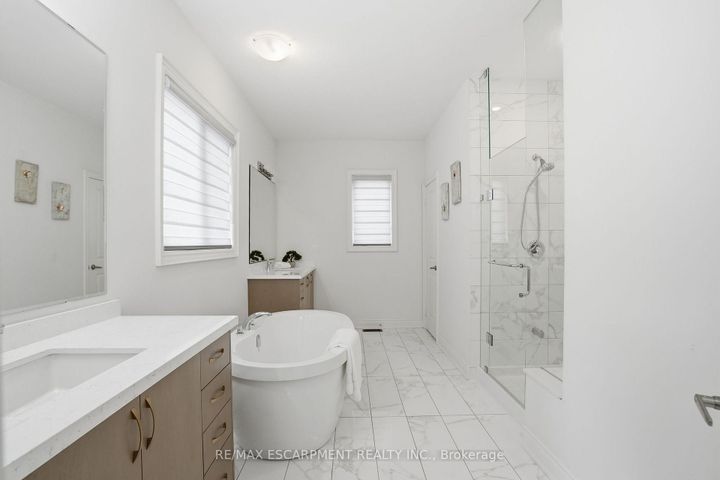Photo 30 at 7 Grierson Trail, Waterdown, Hamilton