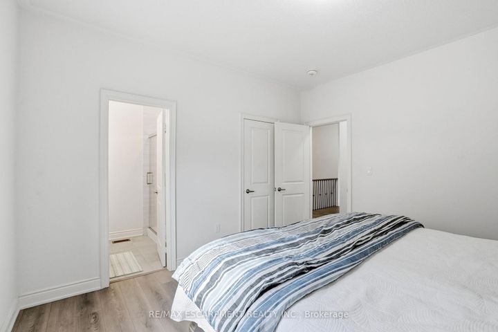 Photo 34 at 7 Grierson Trail, Waterdown, Hamilton