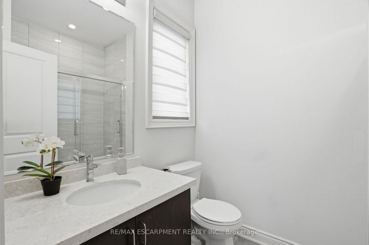 Photo 35 at 7 Grierson Trail, Waterdown, Hamilton
