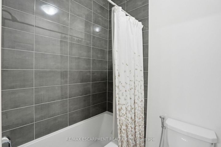 Photo 41 at 7 Grierson Trail, Waterdown, Hamilton