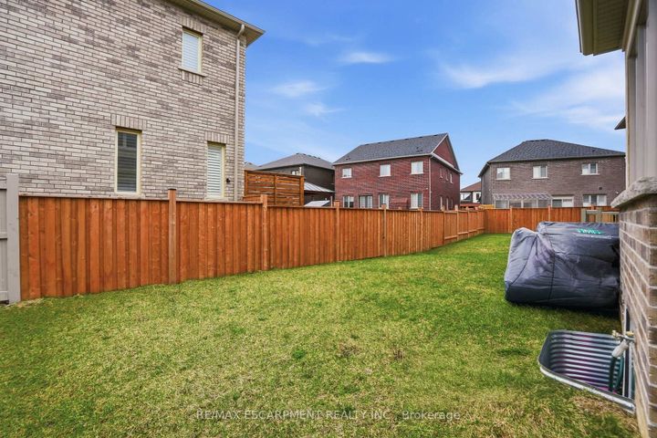 Photo 45 at 7 Grierson Trail, Waterdown, Hamilton