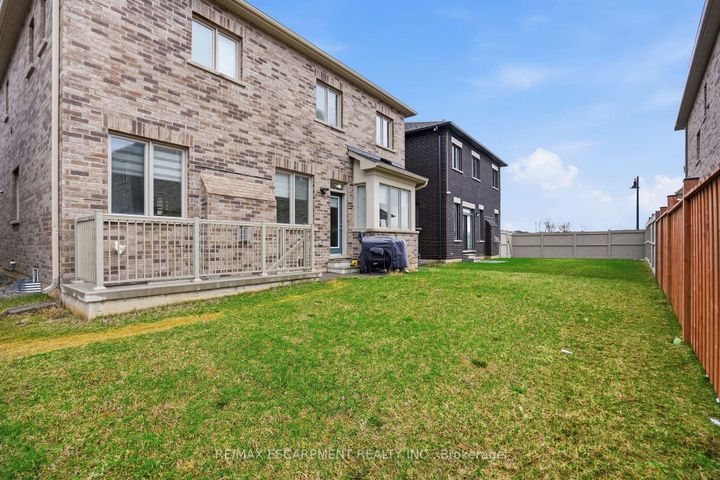 Photo 47 at 7 Grierson Trail, Waterdown, Hamilton