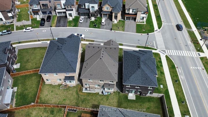 Photo 48 at 7 Grierson Trail, Waterdown, Hamilton