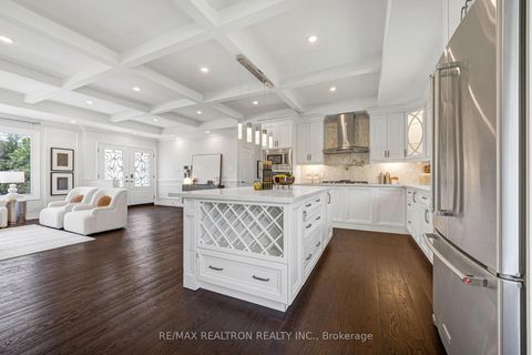 Photo 13 at 104 Waterloo Avenue, Bathurst Manor, Toronto