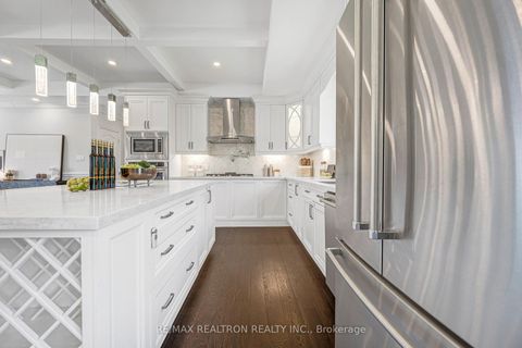 Photo 14 at 104 Waterloo Avenue, Bathurst Manor, Toronto