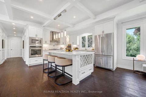 Photo 15 at 104 Waterloo Avenue, Bathurst Manor, Toronto