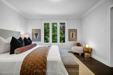 Photo 19 at 104 Waterloo Avenue, Bathurst Manor, Toronto