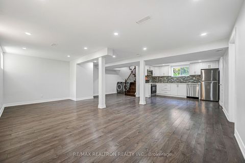 Photo 30 at 104 Waterloo Avenue, Bathurst Manor, Toronto