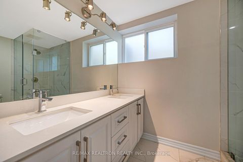 Photo 34 at 104 Waterloo Avenue, Bathurst Manor, Toronto