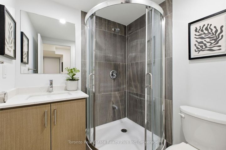 Photo 16 at 3 Blithfield Avenue, Bayview Village, Toronto