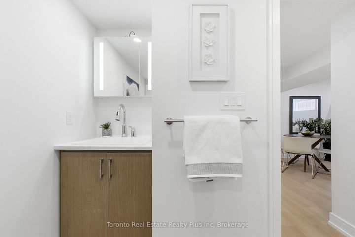 Photo 18 at 3 Blithfield Avenue, Bayview Village, Toronto