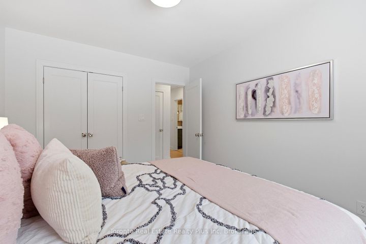 Photo 24 at 3 Blithfield Avenue, Bayview Village, Toronto