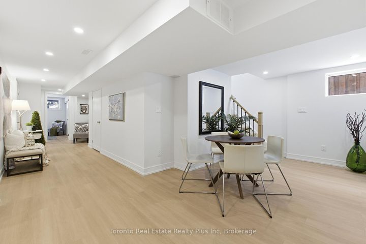 Photo 26 at 3 Blithfield Avenue, Bayview Village, Toronto