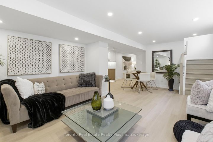 Photo 28 at 3 Blithfield Avenue, Bayview Village, Toronto