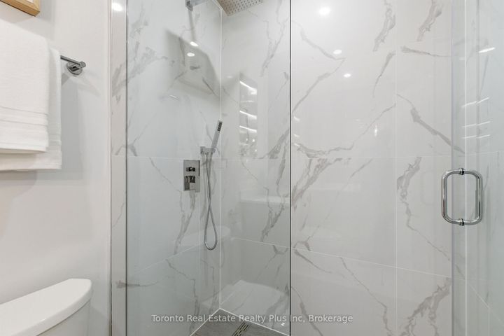 Photo 32 at 3 Blithfield Avenue, Bayview Village, Toronto