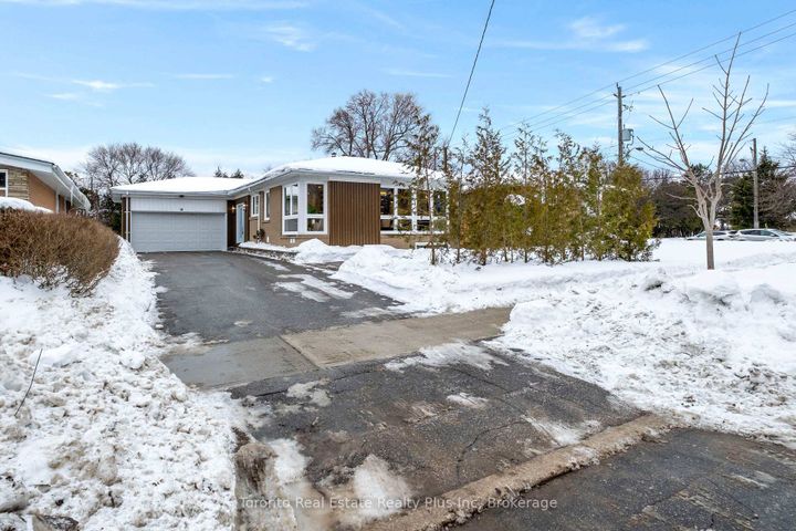 Photo 36 at 3 Blithfield Avenue, Bayview Village, Toronto