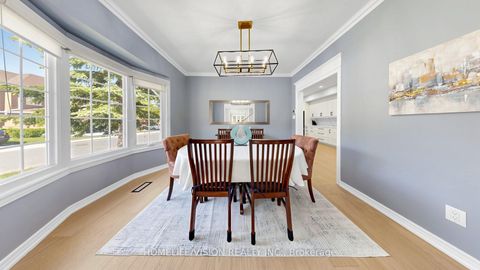 Photo 10 at 19 - 190 Harding Boulevard W, North Richvale, Richmond Hill
