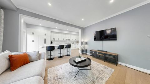 Photo 16 at 19 - 190 Harding Boulevard W, North Richvale, Richmond Hill
