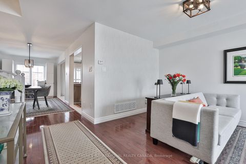 Photo 2 at 3 - 20 Minton Drive, East Woodbridge, Vaughan