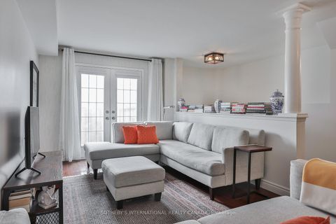 Photo 6 at 3 - 20 Minton Drive, East Woodbridge, Vaughan