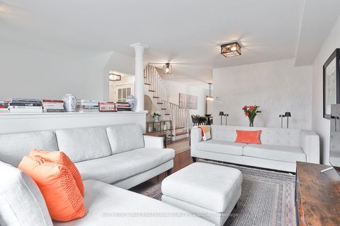 Photo 7 at 3 - 20 Minton Drive, East Woodbridge, Vaughan