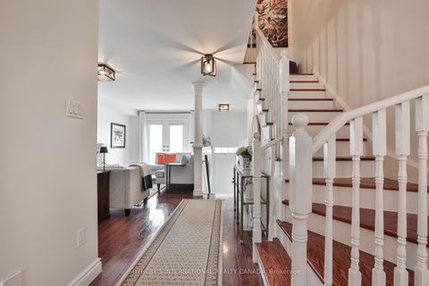 Photo 10 at 3 - 20 Minton Drive, East Woodbridge, Vaughan