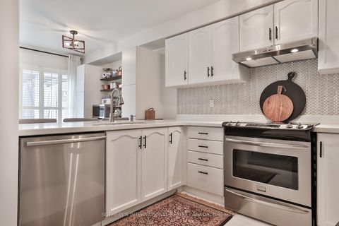 Photo 23 at 3 - 20 Minton Drive, East Woodbridge, Vaughan