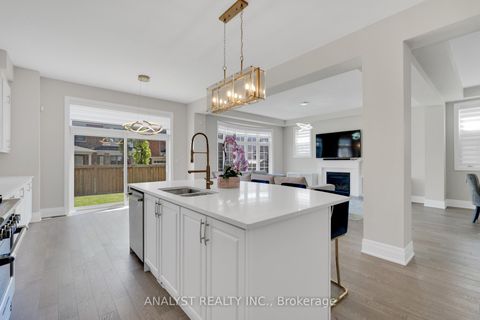Photo 9 at 15 Streamside Street, Kleinburg, Vaughan