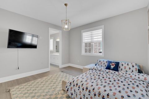 Photo 23 at 15 Streamside Street, Kleinburg, Vaughan