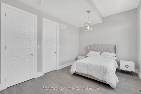 Photo 28 at 15 Streamside Street, Kleinburg, Vaughan