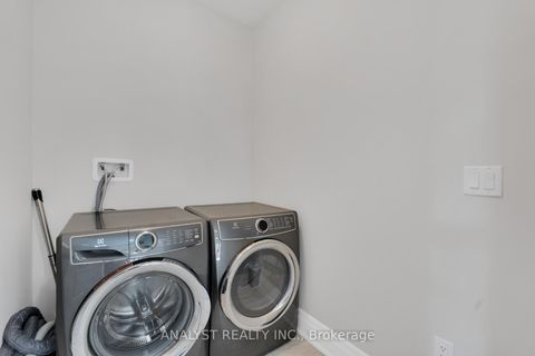 Photo 30 at 15 Streamside Street, Kleinburg, Vaughan