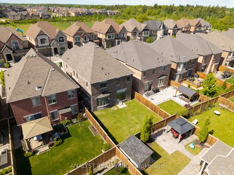 Photo 32 at 15 Streamside Street, Kleinburg, Vaughan