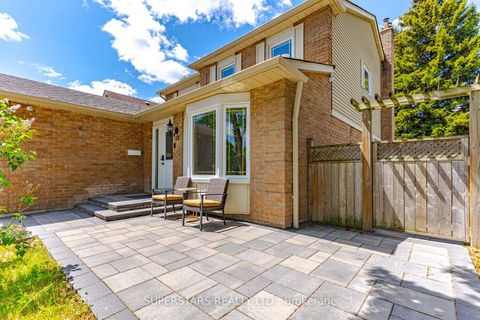 Photo 2 at 28 Bramblebrook Avenue, Milliken, Toronto