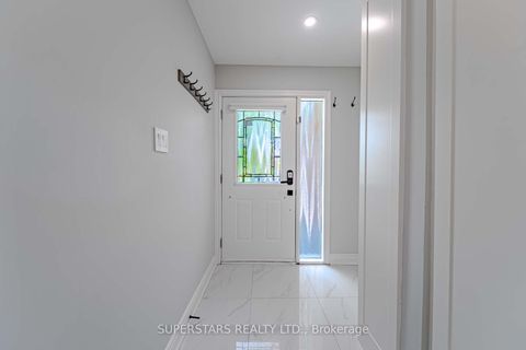 Photo 5 at 28 Bramblebrook Avenue, Milliken, Toronto