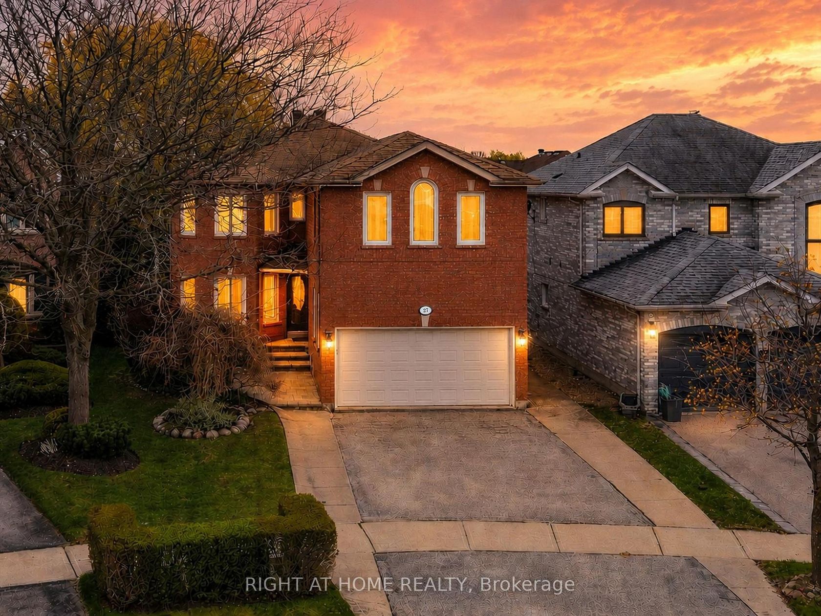 27 Crimson Court, North Richvale, Richmond Hill photo number 2