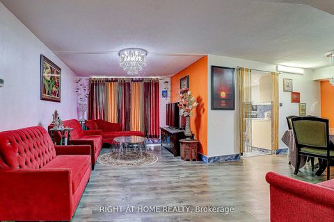 Photo 2 at 605 - 757 Victoria Park Avenue, Oakridge, Toronto