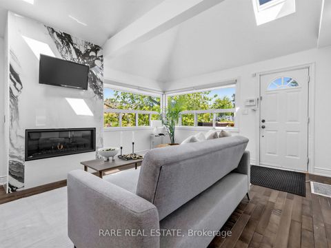 Photo 3 at 205 Beach Road, Keswick North, Georgina