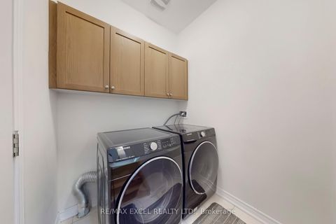 Photo 14 at 14 TWINFLOWER Lane, Oak Ridges Lake Wilcox, Richmond Hill