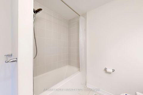 Photo 37 at 14 TWINFLOWER Lane, Oak Ridges Lake Wilcox, Richmond Hill