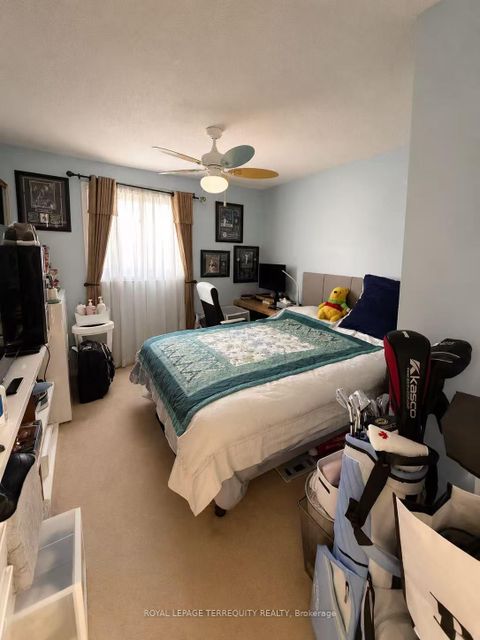 Photo 2 at 304 Charlton Avenue, Brownridge, Vaughan
