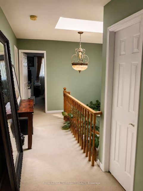 Photo 6 at 304 Charlton Avenue, Brownridge, Vaughan
