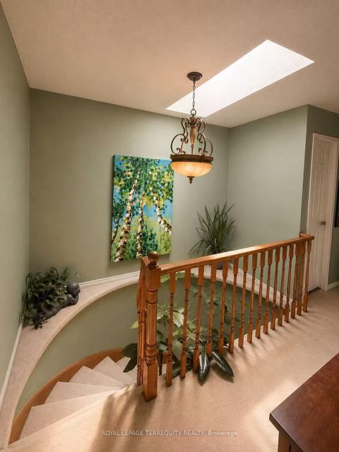 Photo 9 at 304 Charlton Avenue, Brownridge, Vaughan