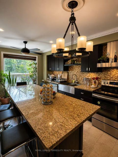 Photo 14 at 304 Charlton Avenue, Brownridge, Vaughan