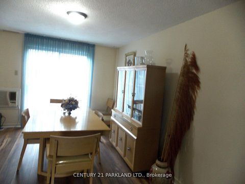 Photo 3 at 42 Antibes Drive, Branson, Toronto