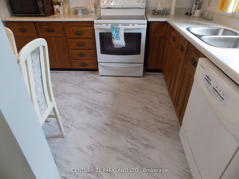 Photo 10 at 42 Antibes Drive, Branson, Toronto