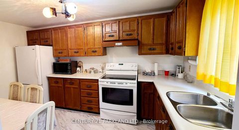 Photo 11 at 42 Antibes Drive, Branson, Toronto